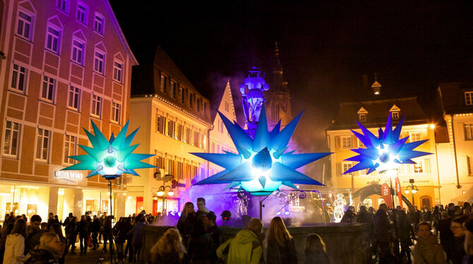 Schon bei den »Feuer-und-Eis-Nächten« (im Bild 2106) spielten Leuchtelemente eine Rolle, nun stehen Illuminationen und eine Wass