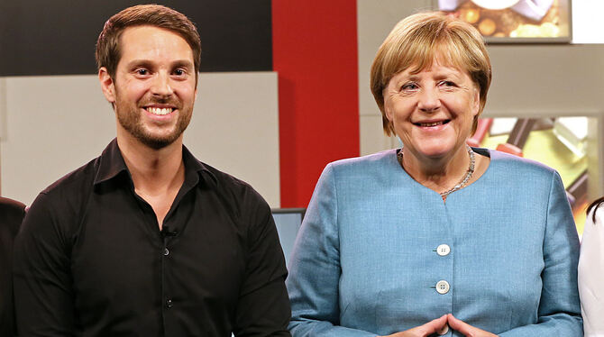 Mirko Drotschmann hat vor der Bundestagswahl vergangenes Jahr Bundeskanzlerin Angela Merkel interviewt.  FOTO: DPA