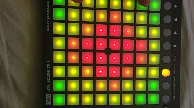 Soundtüftler und DJs lieben es: Die Tasten des Launchpads lassen sich so programmieren, dass der Kreativität beim Komponieren ka