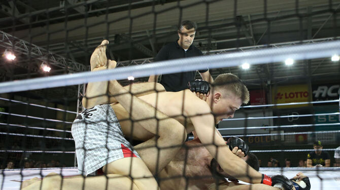 Bei Mixed Martial Arts (MMA) geht’s hart zur Sache.  FOTO: WEISS-FUDISCH/EIBNER