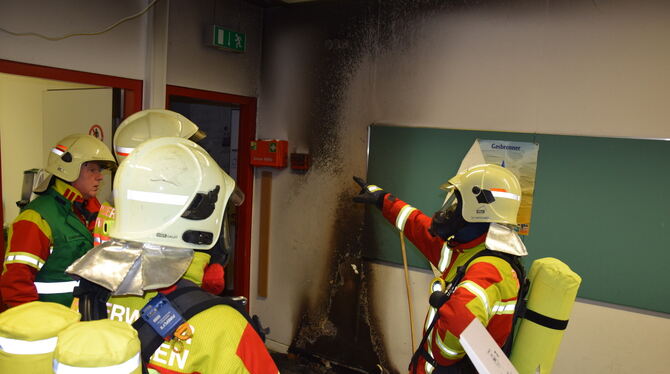 Fußboden, Wand und Decke des Chemiesaals in der WHR waren von dem Brand direkt betroffen.