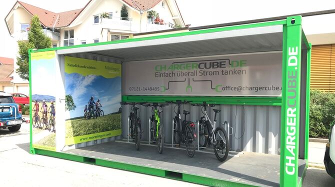 So ähnlich soll’s dann auch am Neckartalradweg in Kirchentellinsfurt aussehen: Der E-Bike Chargercube in Nehren. Foto: Gemeinde