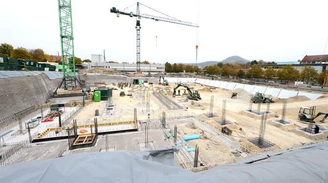 Am Schieferbuckel wird schon fleißig gebaut: Im »Blue Village« sollen 330 Wohnungen entstehen. Jetzt hat der Gemeinderat die Wei Am Schieferbuckel wird schon fleißig gebaut: Im »Blue Village« sollen 330 Wohnungen entstehen. Jetzt hat der Gemeinderat die Wei