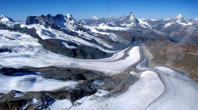 Der Gornergletscher ist der zweitgrößte Gletscher in den Alpen. Auch er ist vom Klimawandel bedroht. Das jetzige Volumen der Alp