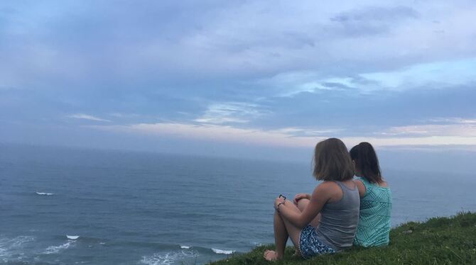 Freundinnen über Kontinente hinweg: Aileen und Jemma.  FOTO: ZMS