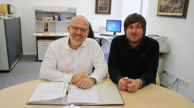Dr. Alexander Baier und Martin Eggler leiten das neue Behandlungszentrum in Zwiefalten gemeinsam.  FOTO: ZFP