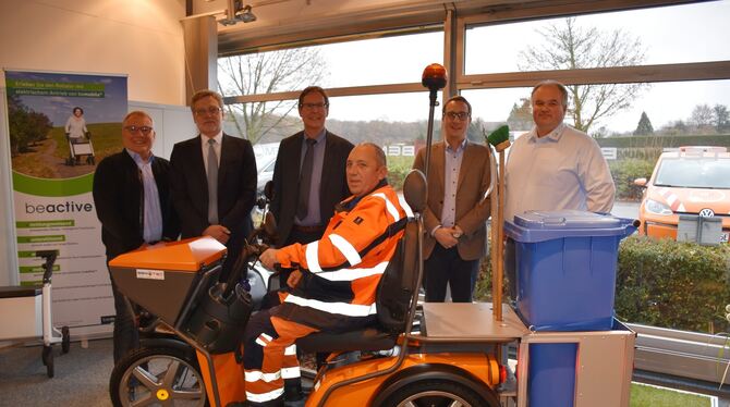 Siegfried Herrmann von Bemotec (von links), Alexander Kreher, Stefan  Kaufmann (TBR), Peter Herrmann (Bemotec) und  Matthias Kus