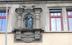  Statue der Justitia am Amtsgericht Reutlingen. Justitia ist die Personifikation für Gerechtigkeit und Rechtspflege. FOTO: PIETH