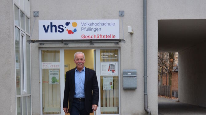 VHS-Leiter Ulrich Vöhringer wird jetzt in den Ruhestand verabschiedet.
