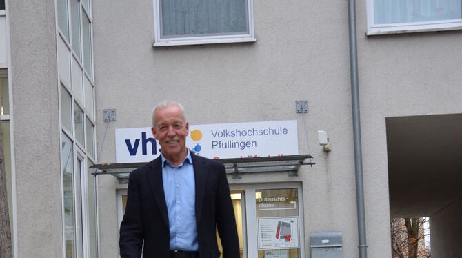 Abschied von der VHS Pfullingen: Ulrich Vöhringer geht in den Ruhestand.  FOTO: SCHÖBEL