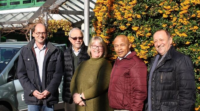 Besuch aus Namibia in der Gewerblichen Schule Metzingen: (von links) Abteilungsleiter Heiner Dolmetsch, Schulleiter a.D. Dieter