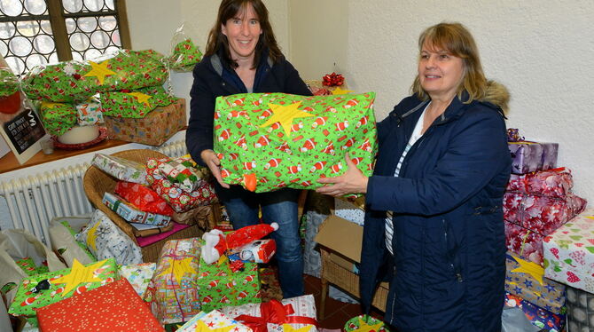 Annette Fischle und Christine Fetzer von der St. Wolfgangschule sind die Sterne in der Citykirche nicht schnuppe: Sie haben bere
