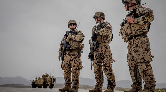 Bei Einsätzen im Ausland ist es für Bundeswehrsoldaten besonders wichtig, dass die Gemeinschaft funktioniert. FOTO: DPA