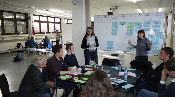 Die Teilnehmer des Workshops beim GEA erarbeiteten rund 170 Thesen zu kommunalpolitischen Fragen. Am 12. Januar geht der Kandida