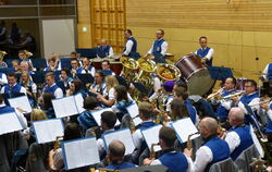 Auch Magolsheims musikalische Gäste aus Westerheim konnten dem Publikum in Münsingen gefallen. FOTO: FEUCHTER