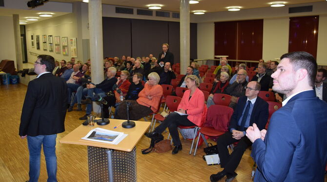 In der Mensa der Wilhelm-Hauff-Realschule sind alle Ergebnisse aus der Bürgerbeteiligung am ISEK-Prozess vorgestellt worden. Aus