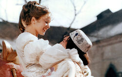 »Drei Haselnüsse für Aschenbrödel« gehört zu Weihnachten wie Plätzchen und Christbaum.   FOTO: WDR/DRA/DPA