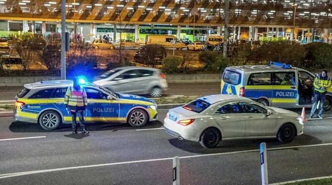 Polizeikontrollen am Stuttgarter Flughafen