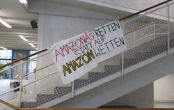 Protest im besetzten Kupferbau gegen Amazon. Foto: Lenschow
