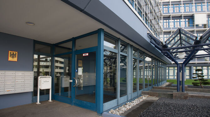 2009 zog die BAMF-Außenstelle von Reutlingen nach Eningen in den ersten Stock des H3 Büro- und Schulungszentrums in der Arbachta