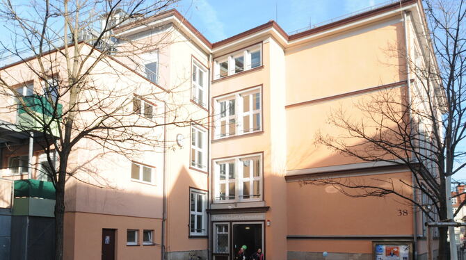 Das Friedrich-List-Gymnasium im Spitalhof ist reif für eine General-Sanierung. Ihretwegen wurden jetzt 5,6 Millionen Euro in den