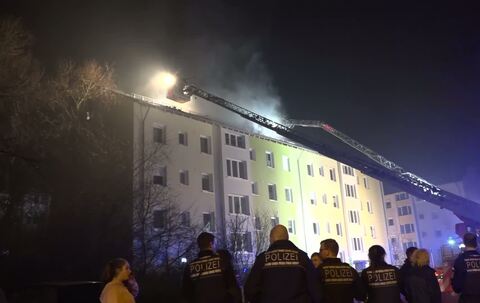Dachstuhlbrand in Reutlinger Mehrfamilienhaus