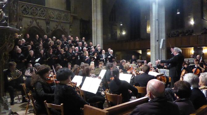 Der Philharmonia Chor Reutlingen und die Sinfonietta Tübingen unter der Leitung von Martin Künstner nahmen sich Beethovens Spätw