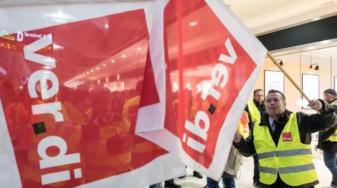 Warnstreik am Flughafen Köln/Bonn Warnstreik am Flughafen Köln/Bonn