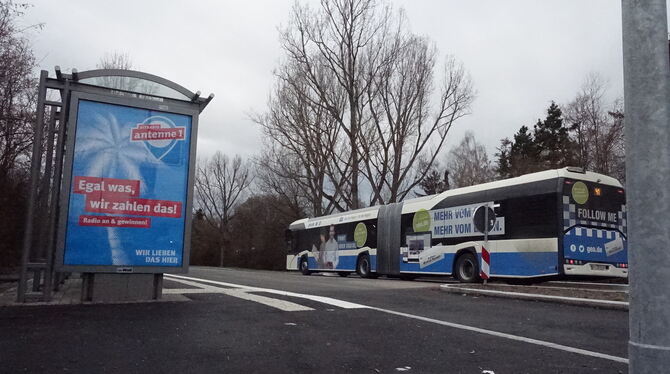 Auch diese beiden Bushaltestellen in der Nürnberger Straße wurden zu Buskaps umgestaltet. Das heißt, dass der Rand der Haltestel