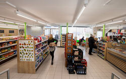 Im Dorfladen Hülben gibt’s auf etwa 200 Quadratmetern Verkaufsfläche fast nichts, was es nicht gibt. Das Warenangebot kann mit g