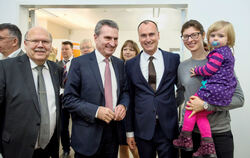 Beim CDU-Neujahrsempfang (erste Reihe, von links) GEA-Verleger Valdo Lehari jr., EU-Kommissar Günther Oettinger, OB-Kandidat Dr.