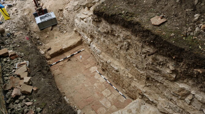 Das Ergebnis der Grabungen an der Pfullinger Klosterkirche lässt auf sich warten. Bei den archäologischen Untersuchungen fanden
