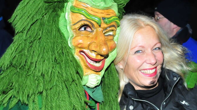 Keine Angst vor  urigen Masken: Nächtliches Narrentreiben gibt es wieder am kommenden Samstag in Eningens Straßen.  ARCHIVFOTO: