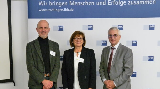 Experten in Steuerfragen (von links): Torsten Klasvogt, Dorothea Hunger und Dieter Möhler. FOTO: HÄRING