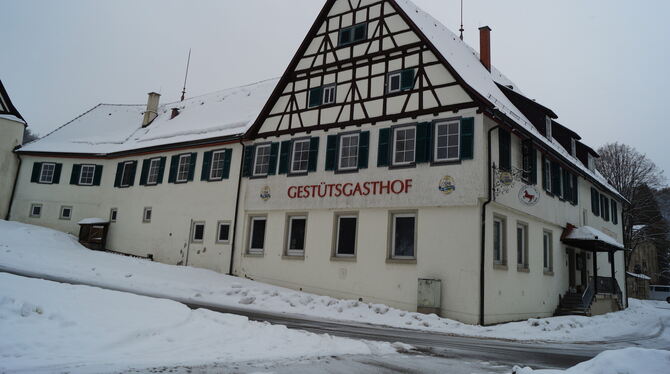 Im Gestütsgasthof in Offenhausen steht die Renovierung bevor.   FOTO: WURSTER