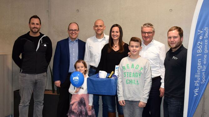 Benjamin Baur und Michael Schrenk (von links) waren dabei, als Tobias Stoll und Sven Schauenburg (von rechts) der Familie Militz