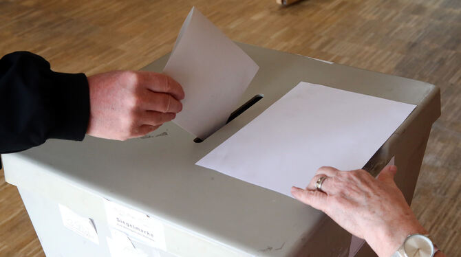 Die Stimmen sind ausgezählt: Die Sonnenbühler votierten mit großer Mehrheit die unechte Teilortswahl.   FOTO: DPA