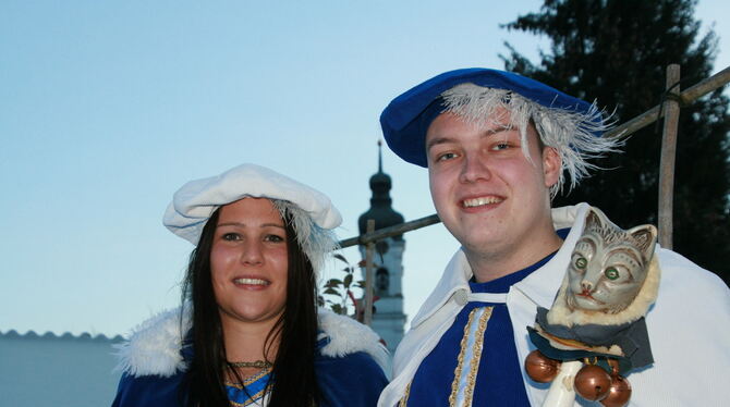 Niklas Karg und Silvia Auchter sind das diesjährige Burggrafenpaar.  FOTO: THUMM