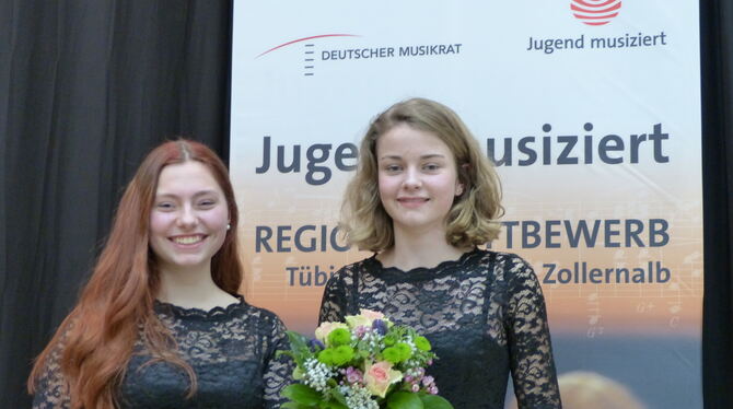 Zwei von vielen Preisträgern des Regionalwettbewerbs »Jugend musiziert« 2019:  In der Kategorie Vokal-Ensemble freuen sich Louis