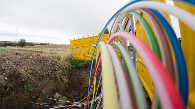 Leerrohre für die Breitbandversorgung kommen in diesem Jahr auch zwischen den St. Johanner Dörfern in den Boden. Den Baubeschlus