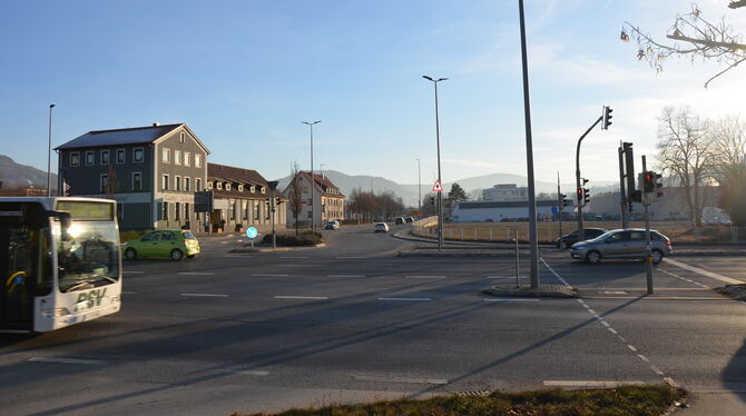 In der Marktstraße zwischen Kaufland, Südbahnhof und Albstraße Reutlingen werden demnächst Leitungen erneuert.
