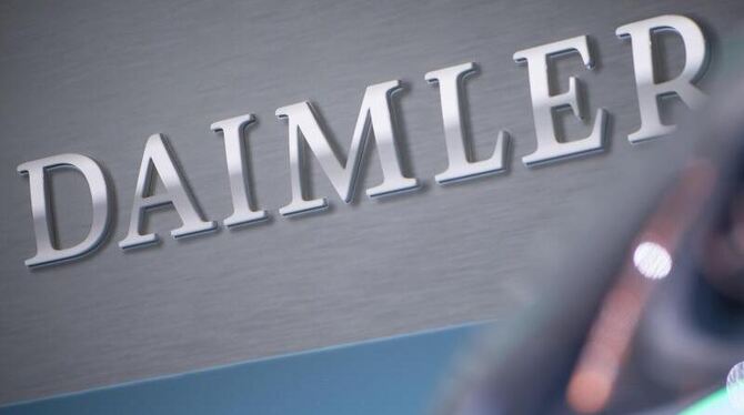 Der Schriftzug »Daimler« steht an einer Wand