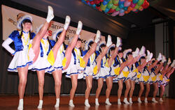 Möglichst exakte Linien, Gleichschritt und ein bezauberndes Dauerlächeln – das macht die Königsdisziplin Marschtanz aus. Die Rit