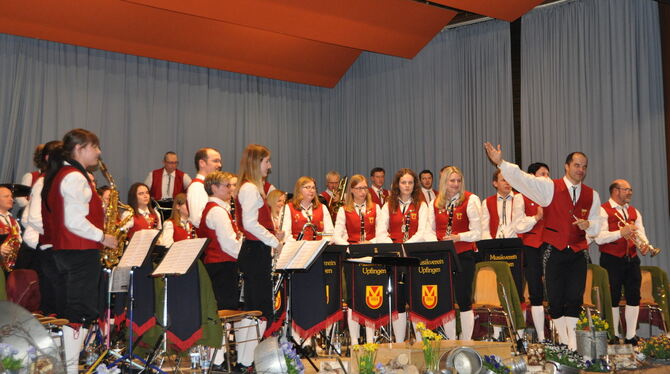 Großen Applaus ernteten die Musikerinnen und Musiker des Musikvereins Upfingen bei ihrem Jahreskonzert in der Gemeindehalle. FOT