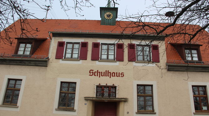 Die denkmalgeschützte Alte Schule in Bleichstetten soll zusammen mit einem angebauten Bürgersaal zum neuen Dorfgemeinschaftshaus Die denkmalgeschützte Alte Schule in Bleichstetten soll zusammen mit einem angebauten Bürgersaal zum neuen Dorfgemeinschaftshaus