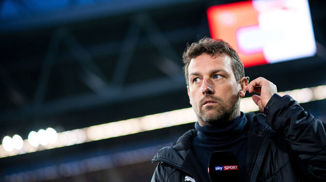 Scheint seine Wunschelf gefunden zu haben: Cheftrainer Markus Weinzierl. FOTO: DPA