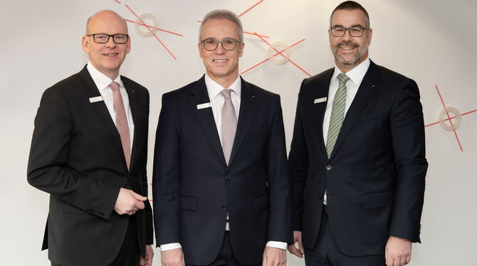 Der Vorstand der Kreissparkasse Reutlingen (von links): Joachim Deichmann, Michael Bläsius und Martin Bosch. FOTO: TRINKHAUS