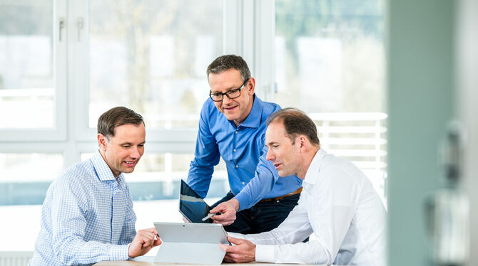 Die Geschäftsführer von Easysoft: (Von links) Friedhelm Seiler, Andreas Nau und Wilfried Hahn. FOTO: EASYSOFT