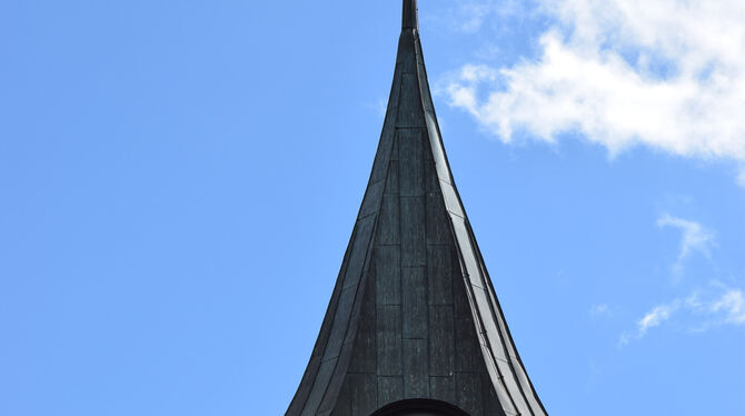 Am Turm beginnen die aufwendigen Arbeiten zur Außensanierung der Pfullinger Martinskirche. In drei Bauabschnitten wird sie bis E
