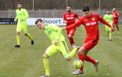 Daniel Elfadli (am Ball) und der SSV Reutlingen mussten sich mit einem 2:2-Unentschieden gegen den FV Ravensburg begnügen.   FOT